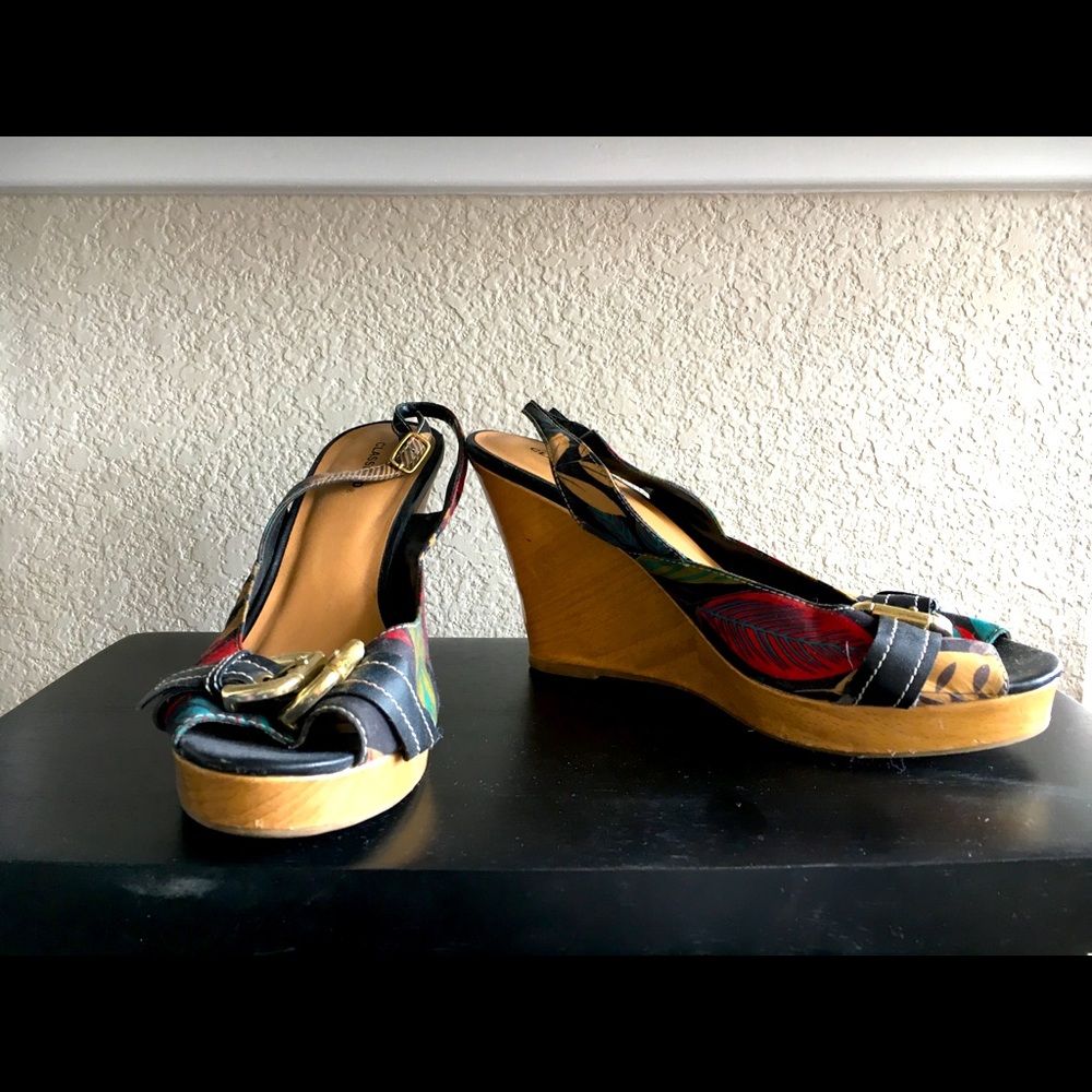 Floral wedges, excellent used condition